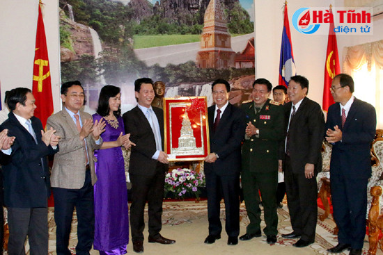 chu tich ubnd tinh ha tinh lam viec voi lanh dao tinh bolykhamxay