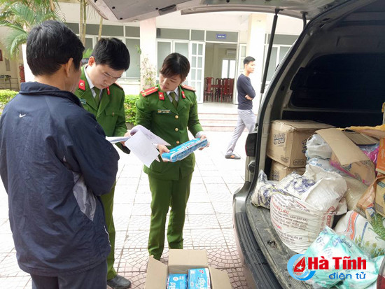 bat thu giu nhieu hang hoa khong co giay to hop le