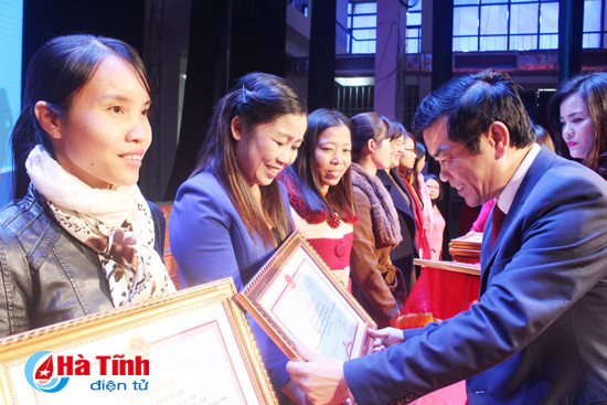 chuyen trong tam sang giai quyet cac van de dan so va phat trien