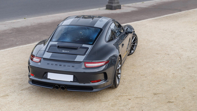 day la chiec xe the thao porsche 911 r co 1 khong 2 tren the gioi