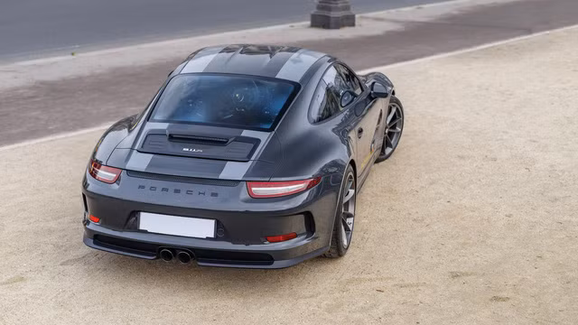 day la chiec xe the thao porsche 911 r co 1 khong 2 tren the gioi