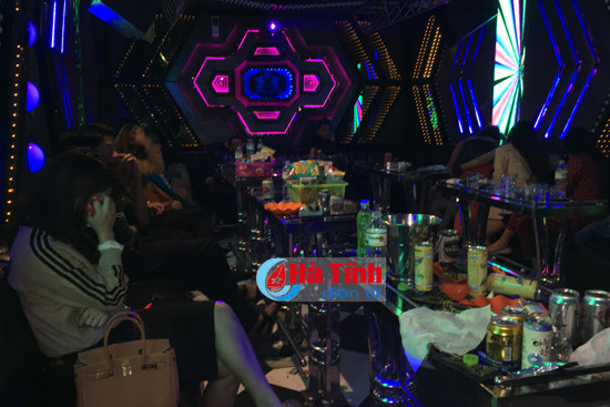 dot kich quan karaoke luc rang sang bat 18 doi tuong su dung ma tuy