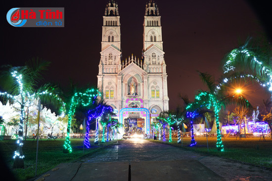 lung linh sac mau giang sinh cua giao dan ha tinh