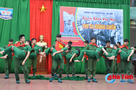 xem co tro san khau hoa tho ca khang chien