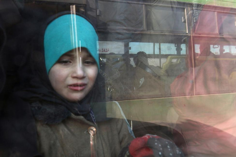 photo tren chuyen xe buyt roi aleppo