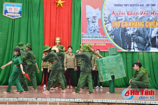 xem co tro san khau hoa tho ca khang chien