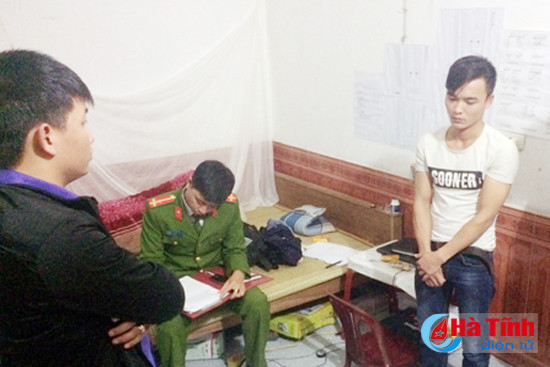 mot dem bat 5 doi tuong buon hang chuc kg phao