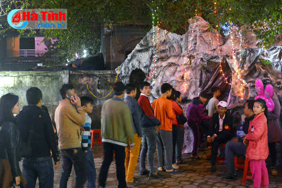 lung linh sac mau giang sinh cua giao dan ha tinh
