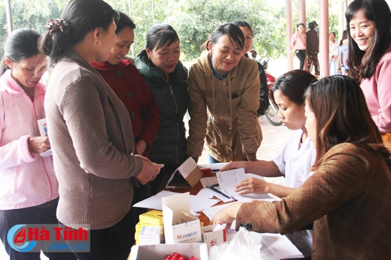 chuyen trong tam sang giai quyet cac van de dan so va phat trien