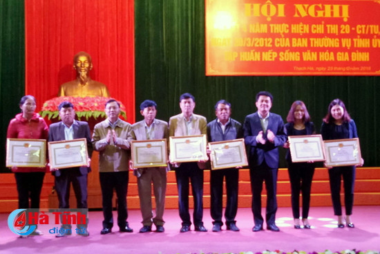 thach ha 11 102 dam cuoi duoc to chuc theo nep song van hoa moi