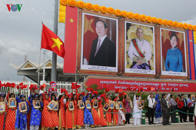 nhung chuyen cong du noi bat cua lanh dao dang nha nuoc nam 2016