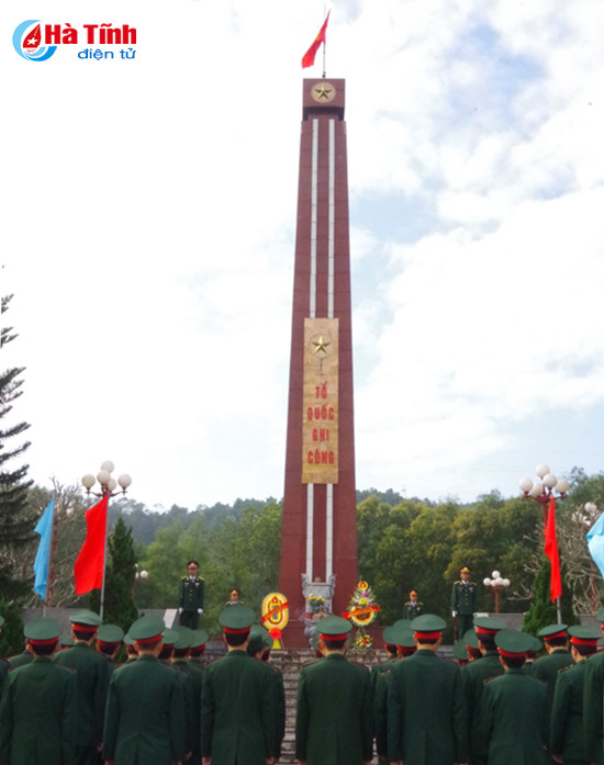 dang huong tuong niem bac ho va vieng liet sy