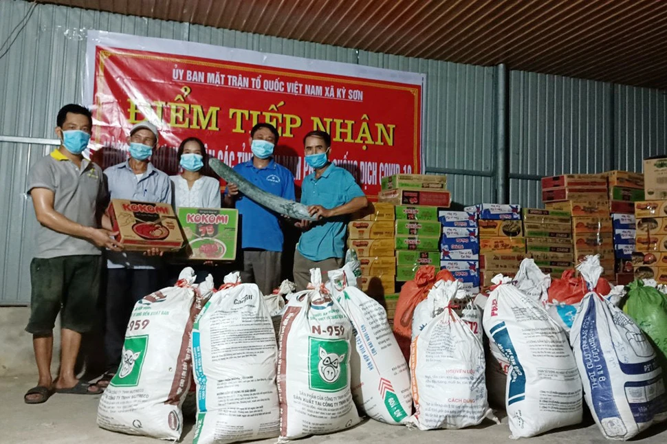 Người Hà Tĩnh đồng lòng, chung sức cùng đồng bào miền Nam phòng, chống dịch