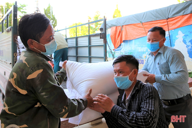 Người Hà Tĩnh đồng lòng, chung sức cùng đồng bào miền Nam phòng, chống dịch