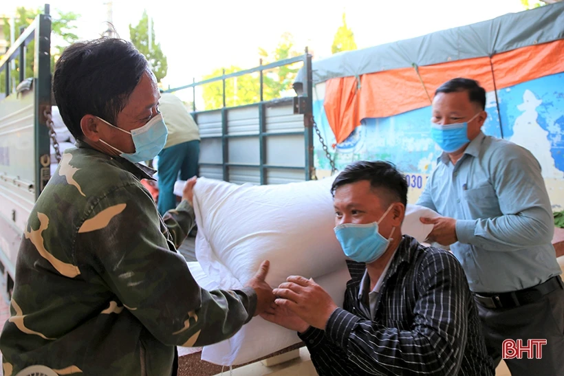 Người Hà Tĩnh đồng lòng, chung sức cùng đồng bào miền Nam phòng, chống dịch