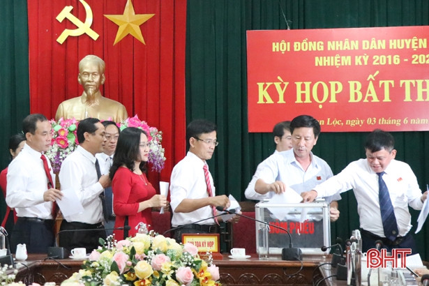 Ông Đặng Trần Phong giữ chức Chủ tịch UBND huyện Can Lộc