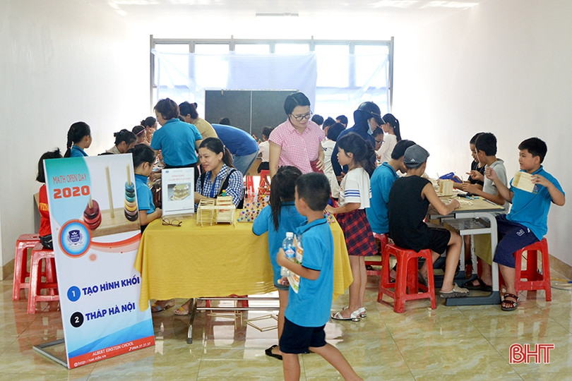 Học sinh Hà Tĩnh hứng thú trải nghiệm các hoạt động toán học