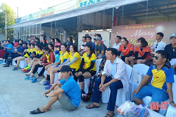 Khởi tranh giải bóng chuyền nữ Hương Sơn tranh cúp Trần Kim Xuyến lần 2