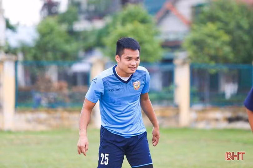 Hồng Lĩnh Hà Tĩnh sử dụng đội hình nào đối đầu Quảng Ninh?