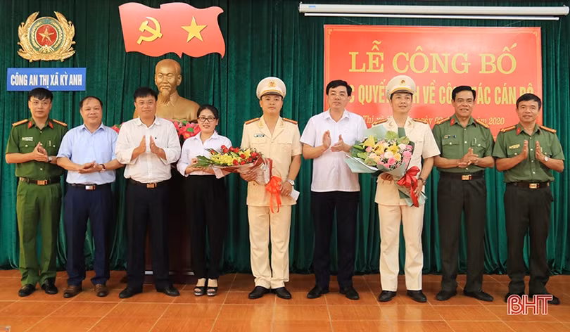 Kỳ Anh cùng lúc có tân Trưởng, Phó Công an thị xã