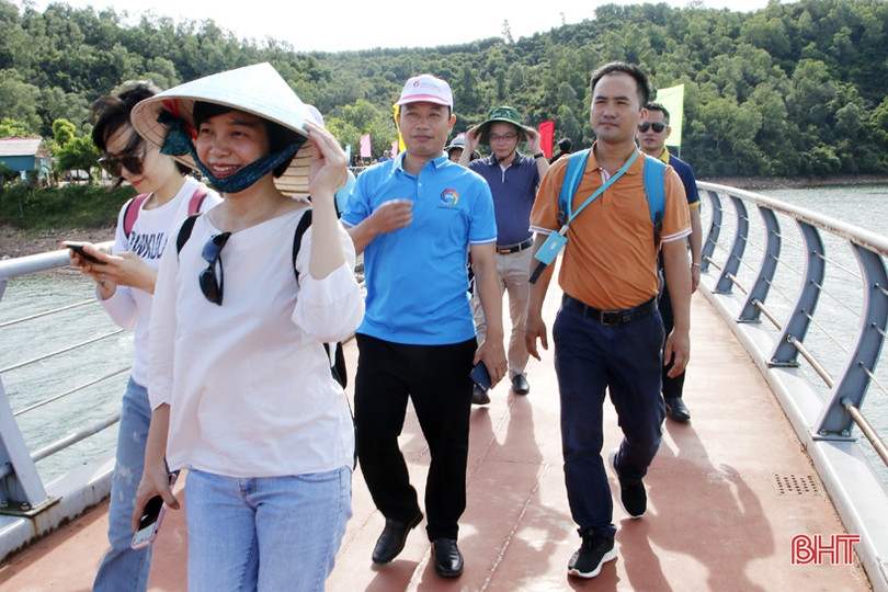 Hơn 200 công ty du lịch các tỉnh phía Bắc khảo sát, kết nối du lịch tại Hà Tĩnh