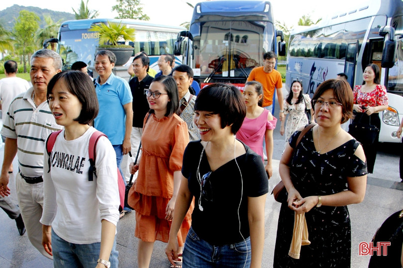 Hơn 200 công ty du lịch các tỉnh phía Bắc khảo sát, kết nối du lịch tại Hà Tĩnh