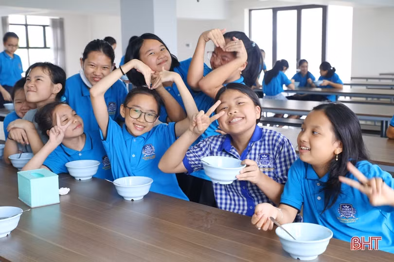 Trường Albert Einstein: Cùng học sinh vượt qua những ngày hè oi ả