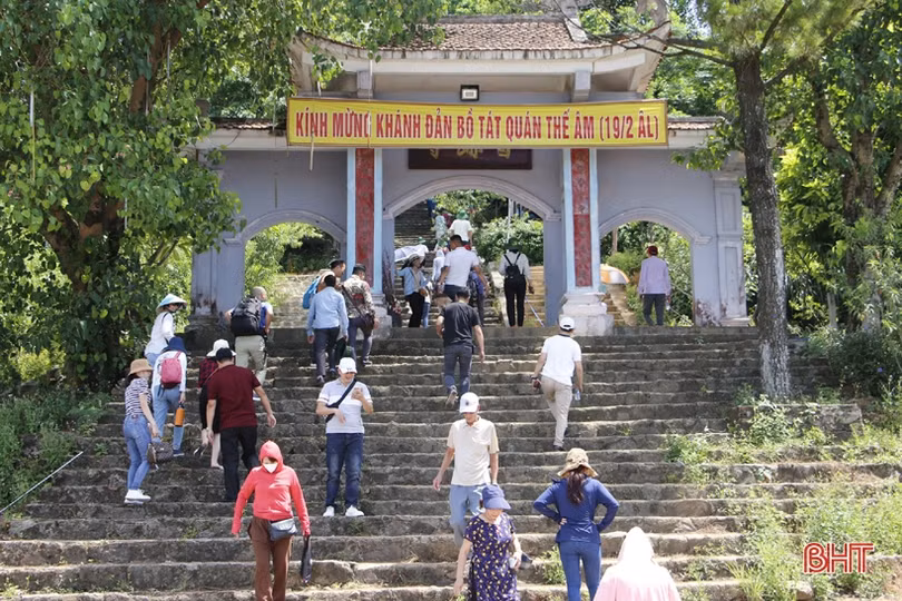 Hơn 200 công ty du lịch các tỉnh phía Bắc khảo sát, kết nối du lịch tại Hà Tĩnh