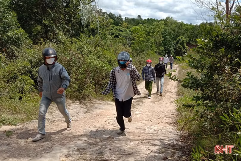 Kịp thời khống chế đám cháy trên núi Hồng Lĩnh giữa cao điểm nắng nóng