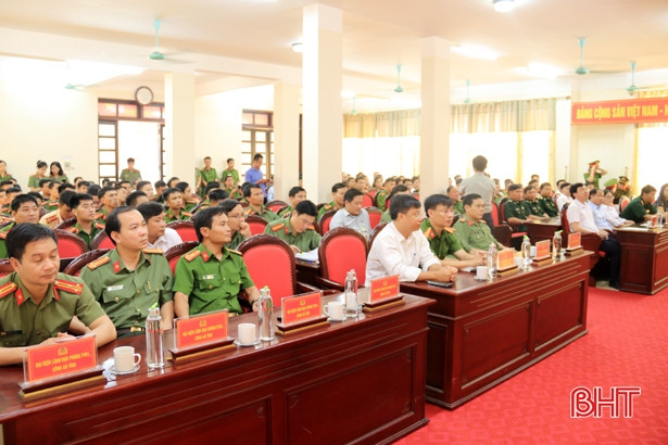 Kỳ Anh cùng lúc có tân Trưởng, Phó Công an thị xã
