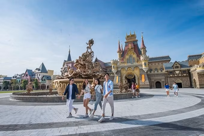 Khai trương công viên chủ đề lớn nhất Việt Nam