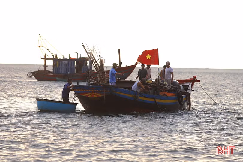 “Kỹ nghệ” chèo thuyền thúng của ngư dân Hà Tĩnh