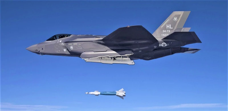 Bom Paveway IV - thương vụ đang rúng động Trung Đông