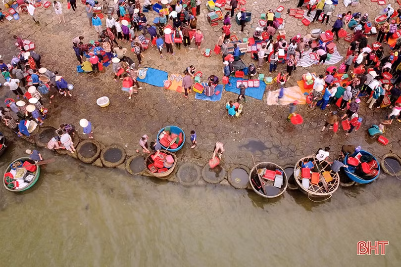 “Kỹ nghệ” chèo thuyền thúng của ngư dân Hà Tĩnh