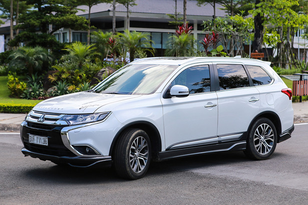 Mitsubishi Outlander giảm giá gần 200 triệu đồng