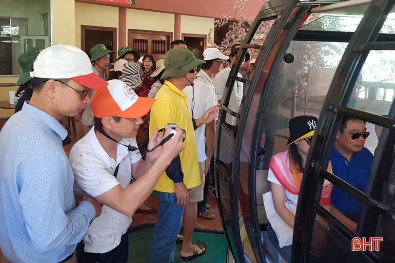 Hơn 200 công ty du lịch các tỉnh phía Bắc khảo sát, kết nối du lịch tại Hà Tĩnh