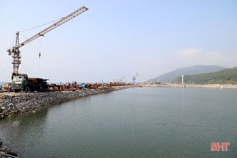 Công ty CP Tập đoàn Hoành Sơn gắn công tác xây dựng Đảng với sản xuất, kinh doanh