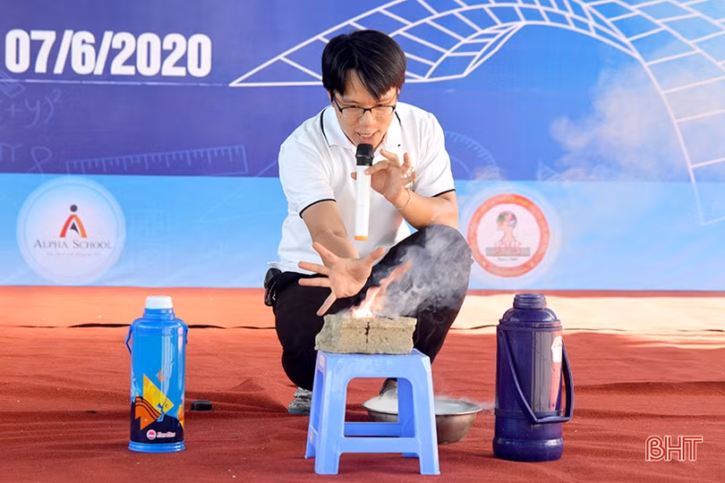 Học sinh Hà Tĩnh hứng thú trải nghiệm các hoạt động toán học