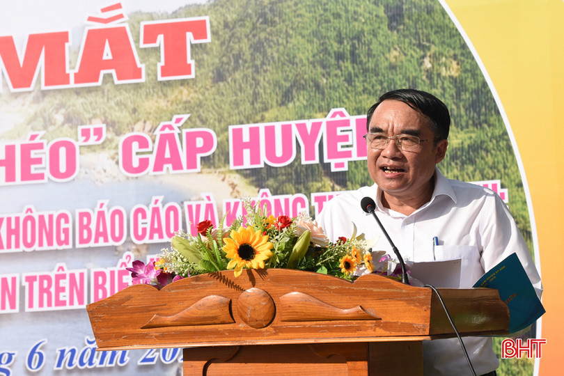 Trưởng ban Dân vận Huyện ủy Kỳ Anh Đinh Sỹ Quân thông qua kế hoạch phối hợp xây dựng mô hình. 36.jpg