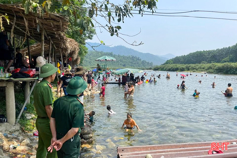 Rào Àn (Sơn Kim 1, Hương Sơn) là một trong những điểm đến thu hút du khách trong kỳ nghỉ lễ vừa qua. a5.jpg