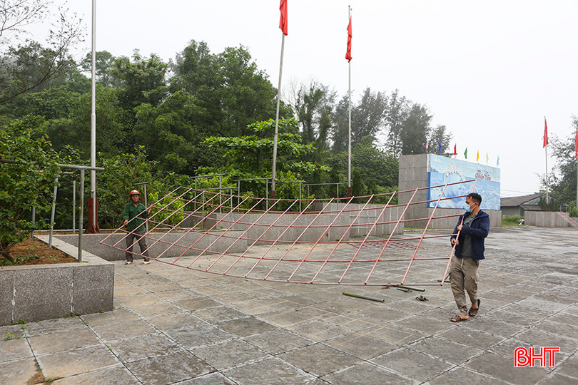 Ban Quản lý KDL Thiên Cầm đang hoàn tất việc chỉnh trang quảng trường biển chuẩn bị khai trương du lịch biển cấp tỉnh, dự kiến vào giữa tháng 4/2024. a1.jpg