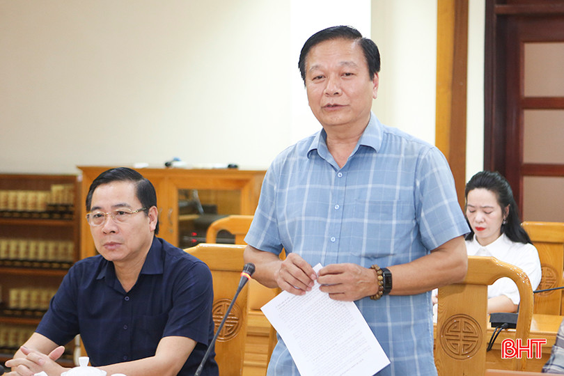 Ông Lê Trần Sáng - Phó Giám đốc Sở VH-TT&DL báo cáo kết quả hoạt động du lịch năm 2023. a4.jpg