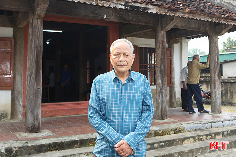 Ông Trần Văn Ngũ trong một lần về thăm quê ở làng Đông Thái, xã Tùng Ảnh. a1.jpg