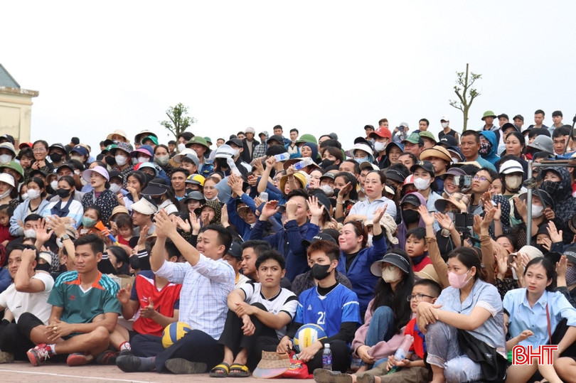 Nhiều trận đấu hay tại giải được đông đảo cổ động viên theo dõi và cổ vũ nhiệt tình.