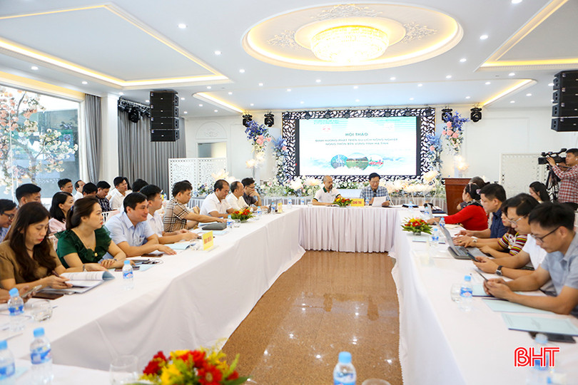 Lãnh đạo Sở VH-TT&DL Hà Tĩnh, Viện Kinh tế và Du lịch Nông nghiệp chủ trì hội thảo. a1.jpg