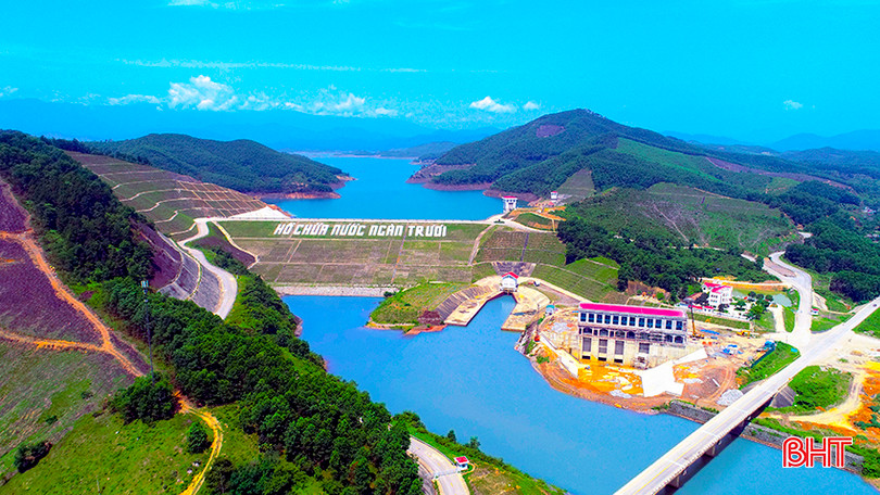 Hồ Ngàn Trươi thuộc Vườn quốc gia Vũ Quang. b3.jpg