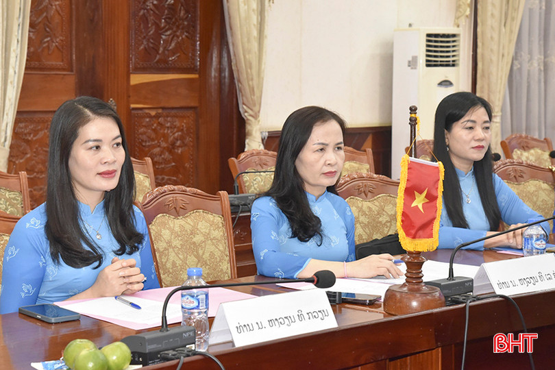 Đoàn công tác của Hội LHPN Hà Tĩnh tại buổi tọa đàm. a3.jpg