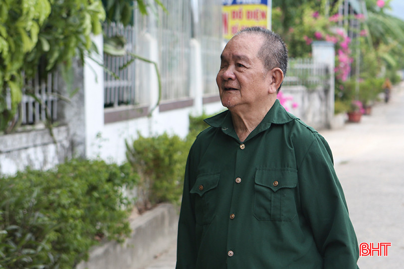 Ông Trần Văn Xuân đã tích cực đi đầu và vận động bà con thôn Làng Lau tham gia thực hiện thành công nhiều chủ trương của Đảng và Nhà nước. a6.jpg