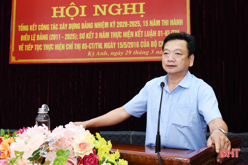 Bí thư Huyện ủy Kỳ Anh Hồ Huy Thành nhấn mạnh một số nhiệm vụ trọng tâm trong thời gian tới. 14.jpg