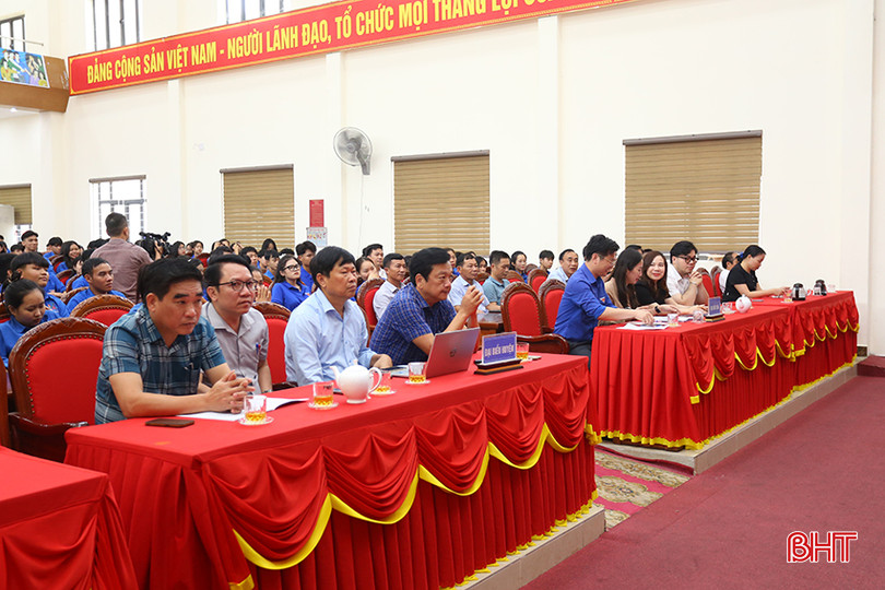 Đại biểu tham dự buổi sinh hoạt chuyên đề. aIMG_1288.jpg